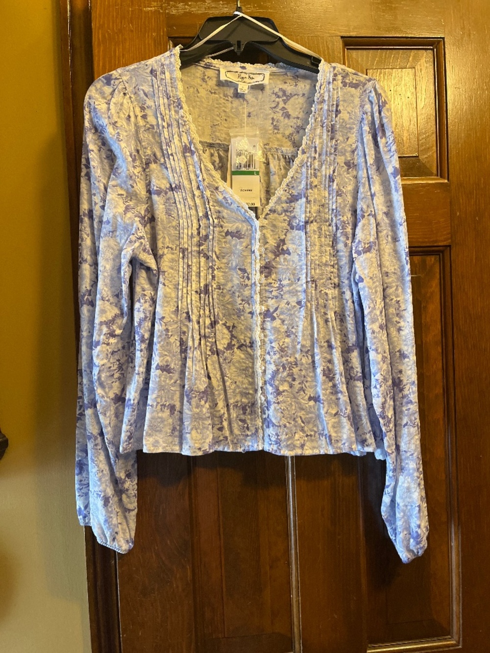 NWT Blue/White Hippie Rose Top.  Sz. L.